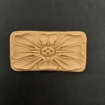 Ξυλόγλυπτο Διακοσμητικό Πλακάκι 9εκ. Χ 5,2εκ.