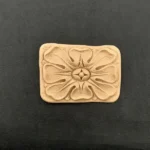 Ξυλόγλυπτο Διακοσμητικό Πλακάκι 7,2εκ. Χ 5,2εκ.