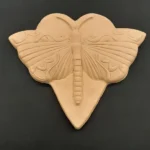 Ξυλόγλυπτο Διακοσμητικό Πεταλούδα   26,3εκ. Χ 23εκ.