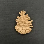 Ξυλόγλυπτο Διακοσμητικό Κουκουνάρι   3,2εκ.Χ 4εκ.