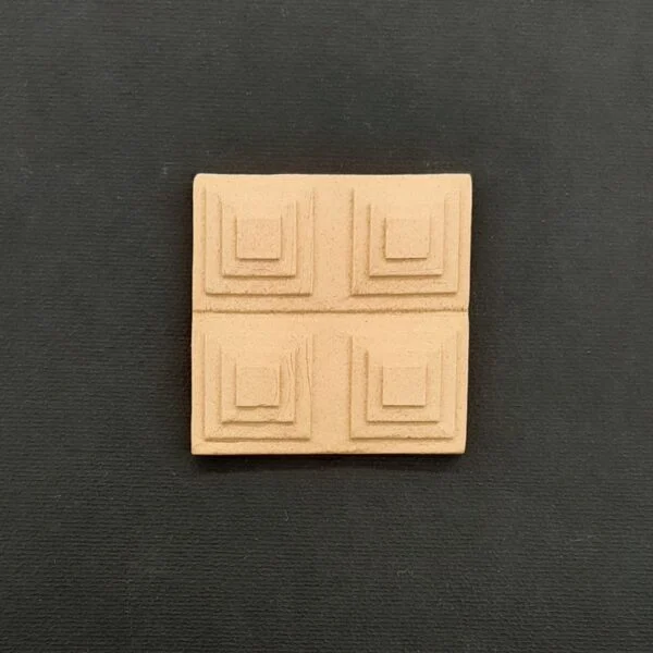 Ξυλόγλυπτο Διακοσμητικό Πλακάκι 5εκ.Χ5εκ.