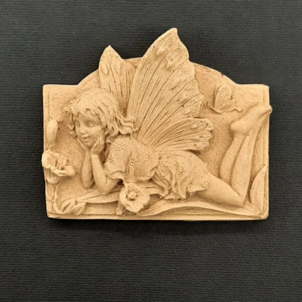 Ξυλόγλυπτο Διακοσμητικό Νεράιδα 11,8εκ.Χ9,8εκ.