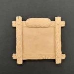 Ξυλόγλυπτο Διακοσμητικό Ταμπέλα  8,5εκ.Χ7,5εκ.(κορνιζακι για φωτο)