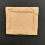 Ξυλόγλυπτο Διακοσμητικό  Ταμπέλακι 6εκ.Χ7,5εκ.(κορνιζακι για φωτο)