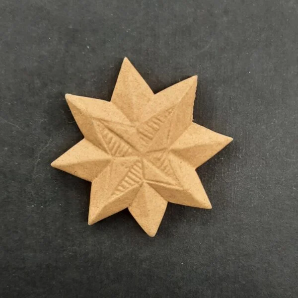 Ξυλόγλυπτο Διακοσμητικό Αστέρι 4,7εκ. Χ 5εκ.
