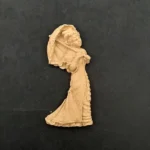 Ξυλόγλυπτο Διακοσμητικό Κορίτσι 6εκ. Χ 3εκ.