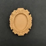 Ξυλόγλυπτο Διακοσμητικό Κορνίζα Οβάλ 4,9εκ. Χ 3,8εκ.