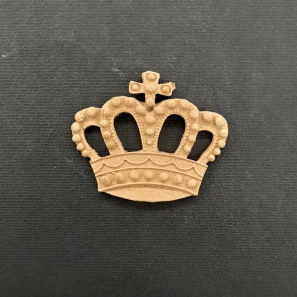 Ξυλόγλυπτο Διακοσμητικό Κορώνα 4,5εκ. Χ 4εκ.