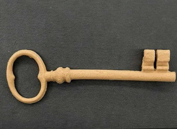 Ξυλόγλυπτο Διακοσμητικό Κλειδί 10,8εκ. Χ 3,2εκ.