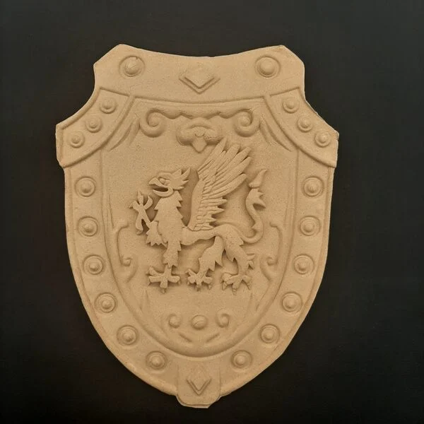 Ξυλόγλυπτη Ασπίδα 25εκ. Χ 19εκ.