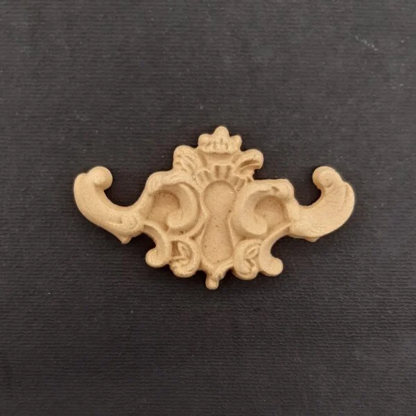 Ξυλόγλυπτο Διακοσμητικό Κλειδαριά   6,5εκ.Χ 3,8εκ.