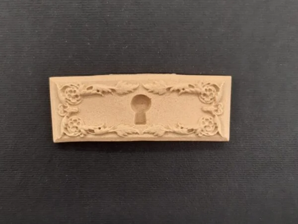 Ξυλόγλυπτο Διακοσμητικό Κλειδαριά 6,8εκ.Χ 2,5κ.