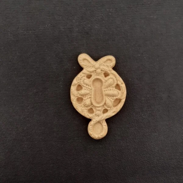 Ξυλόγλυπτο Διακοσμητικό Κλειδαριά 3,2εκ.Χ5εκ.