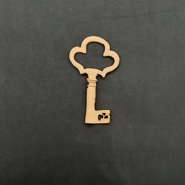 Ξυλόγλυπτο Διακοσμητικό Κλειδί 4εκ.Χ8εκ.