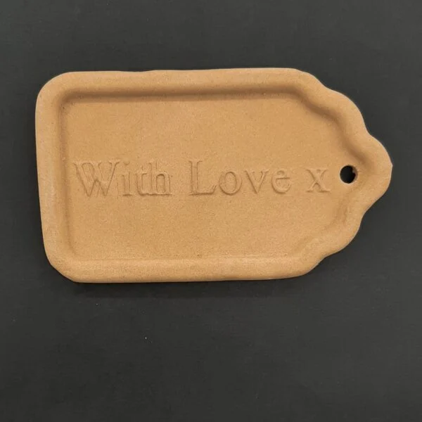 Ξυλόγλυπτο Διακοσμητικό Ταμπέλα "With love Χ" 10εκ. Χ 5εκ.