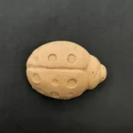 Ξυλόγλυπτο Διακοσμητικό Πασχαλίτσα 6εκ. Χ 4,2εκ.