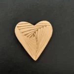Ξυλόγλυπτο Διακοσμητικό Καρδιά  5εκ. Χ 6εκ.