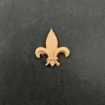 Ξυλόγλυπτο Διακοσμητικό Βασιλικό Κρίνο 2εκ. Χ 3εκ.