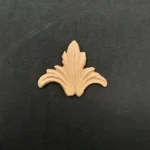 Ξυλόγλυπτο Διακοσμητικό Βασιλικό Κρίνο 4εκ. Χ 3εκ.