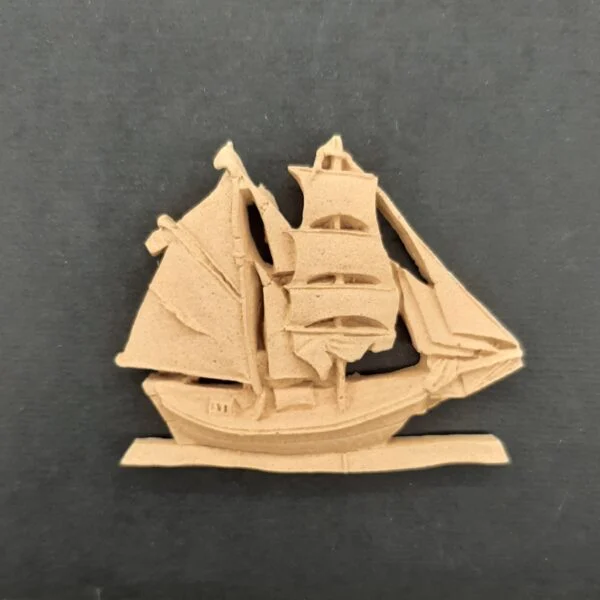 Ξυλόγλυπτο Διακοσμητικό  Καράβι 5εκ. Χ 4,5εκ.