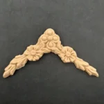 Ξυλόγλυπτο Διακοσμητικό Λουλούδι Γιρλάντα Γωνία 9,2εκ. Χ 4,1εκ.