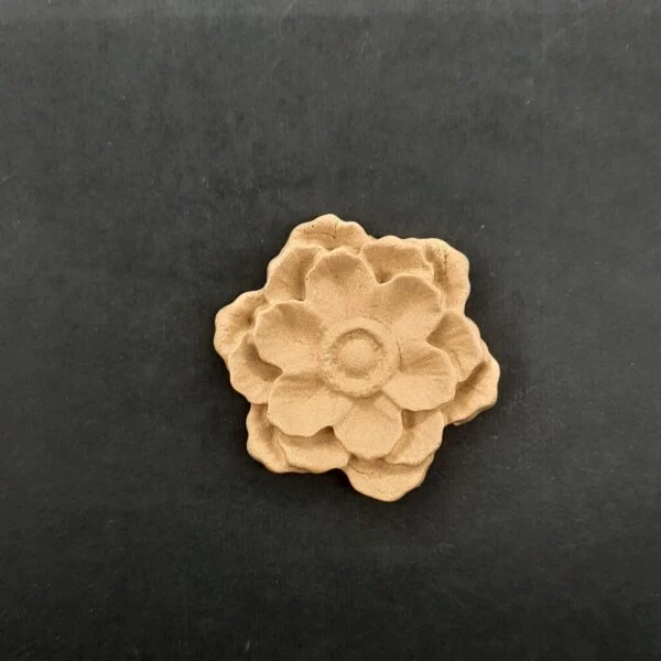 Ξυλόγλυπτο Διακοσμητικό Λουλούδι Ροζέτα Διάμετρος 5,3εκ.