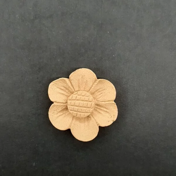 Ξυλόγλυπτο Διακοσμητικό Λουλούδι Ροζέτα Διάμετρος  3εκ.
