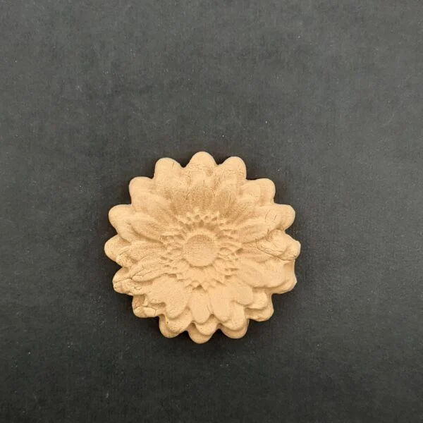 Ξυλόγλυπτο Διακοσμητικό Λουλούδι Ροζέτα Διάμετρος  5εκ.