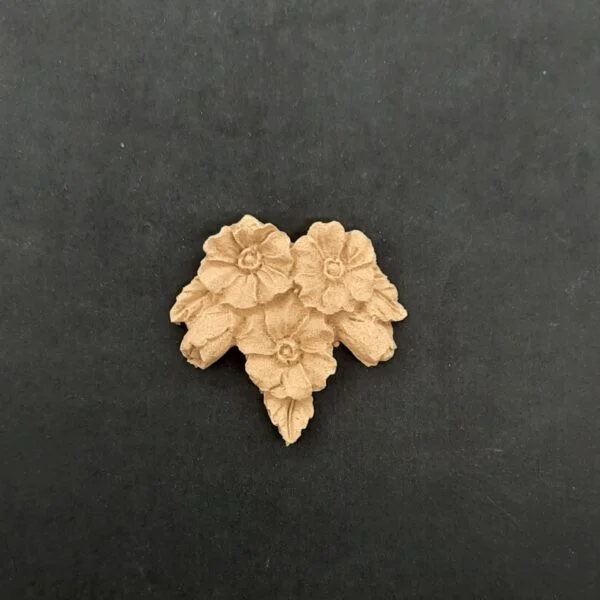 Ξυλόγλυπτο Διακοσμητικό Λουλούδι Γιρλάντα 3,5εκ. Χ 3εκ.