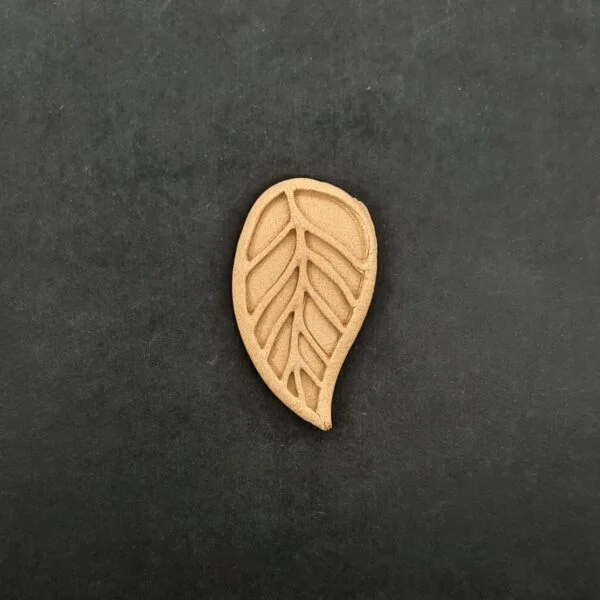 Ξυλόγλυπτο Διακοσμητικό Φύλλο 4,5εκ. Χ 2εκ.