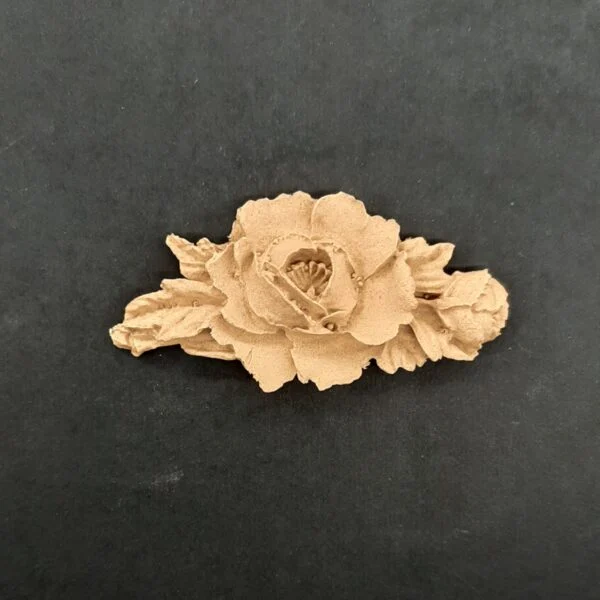 Ξυλόγλυπτο Διακοσμητικό Τριαντάφυλλο Γιρλάντα 6,5εκ. Χ 3εκ.