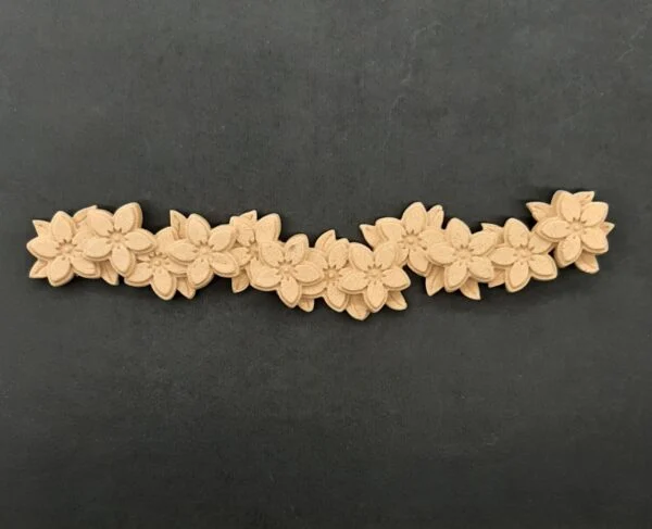 Ξυλόγλυπτο Διακοσμητικό Λουλούδι Γιρλάντα 14εκ. Χ 2εκ.