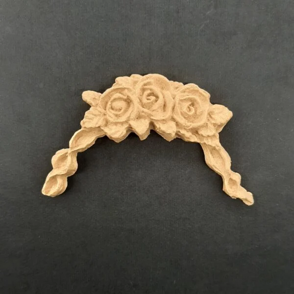 Ξυλόγλυπτο Διακοσμητικό Λουλούδι Γιρλάντα 8,5εκ. Χ 3,6εκ.