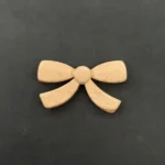 Ξυλόγλυπτο Διακοσμητικό Φιόγκος 5εκ. Χ 2,9εκ.