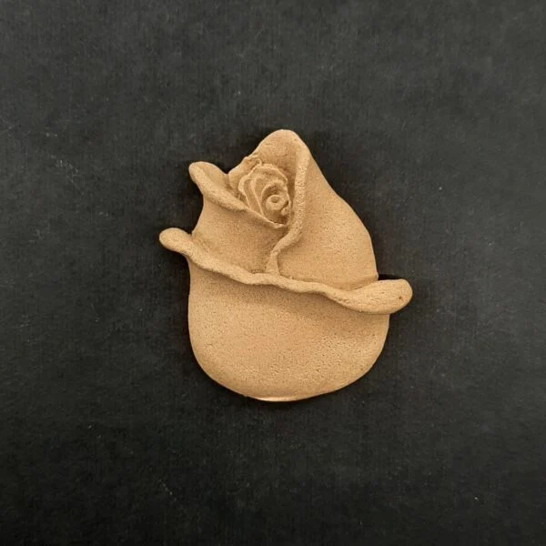 Ξυλόγλυπτο Διακοσμητικό Τριαντάφυλλο 5εκ. Χ 4,8εκ.