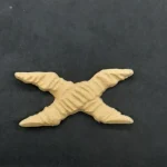 Ξυλόγλυπτο Διακοσμητικό σχήματος "Χ" 5,8εκ. Χ 2,8εκ.