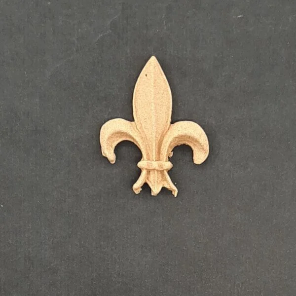 Ξυλόγλυπτο Διακοσμητικό Βασιλικό Κρίνο 1,7εκ. Χ 2εκ.