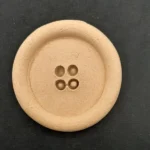 Ξυλόγλυπτο Διακοσμητικό Κουμπί Διάμετρος 5,5εκ.