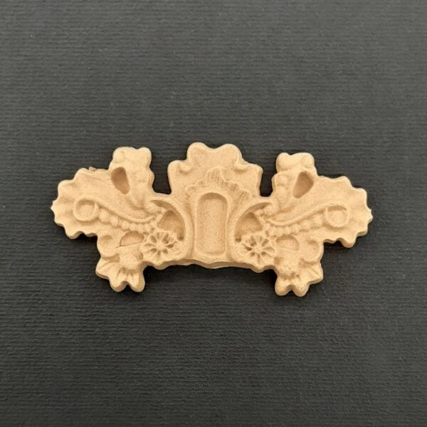 Ξυλόγλυπτο Διακοσμητικό Κλειδαριά 6,7εκ.Χ3,2εκ.