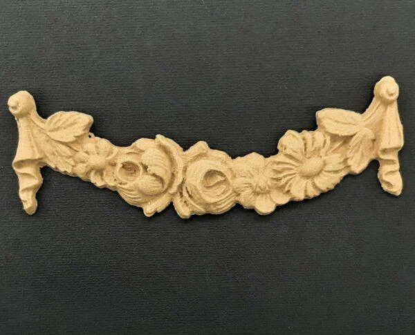 Ξυλόγλυπτο Διακοσμητικό Λουλούδι Γιρλάντα 13εκ. Χ 4,1εκ.
