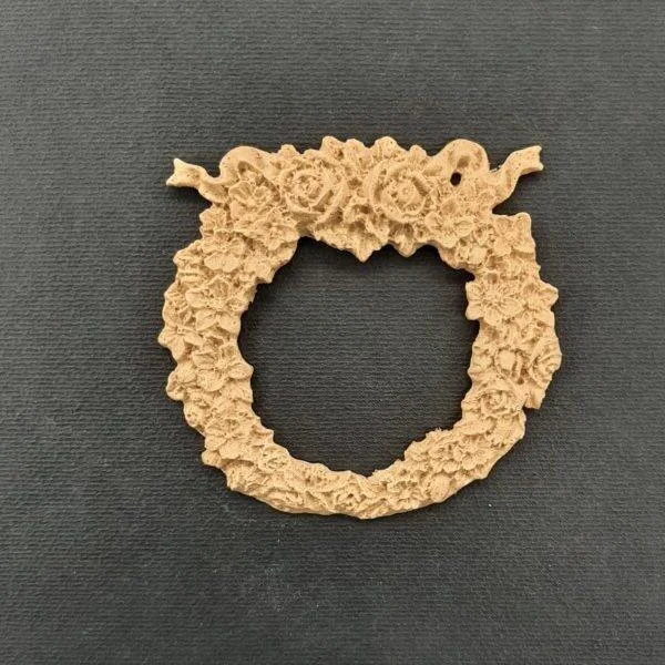 Ξυλόγλυπτο Διακοσμητικό Στεφάνι 7εκ. Χ 7εκ.