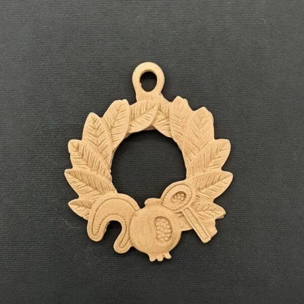 Ξυλόγλυπτο Διακοσμητικό Στεφάνι 8εκ. Χ 7εκ.