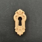 Ξυλόγλυπτο Διακοσμητικό Κλειδαριά 4εκ. Χ 2εκ.