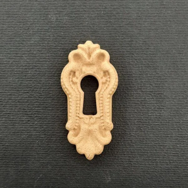 Ξυλόγλυπτο Διακοσμητικό Κλειδαριά 4εκ. Χ 2εκ.