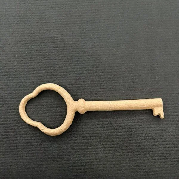 Ξυλόγλυπτο Διακοσμητικό Κλειδί 8,4εκ. Χ 3εκ.