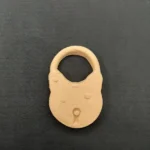 Ξυλόγλυπτο Διακοσμητικό Λουκέτο 5,5εκ. Χ 3,6εκ.