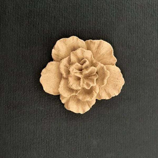 Ξυλόγλυπτο Διακοσμητικό Λουλούδι 4εκ.Χ 4εκ.