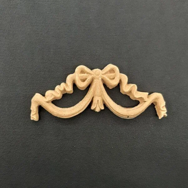 Ξυλόγλυπτο Διακοσμητικό  Κέντρου 8,5εκ. Χ 3,5εκ.