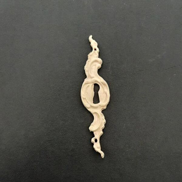 Ξυλόγλυπτο Διακοσμητικό  Κλειδαριά 2εκ. Χ 8,5εκ.