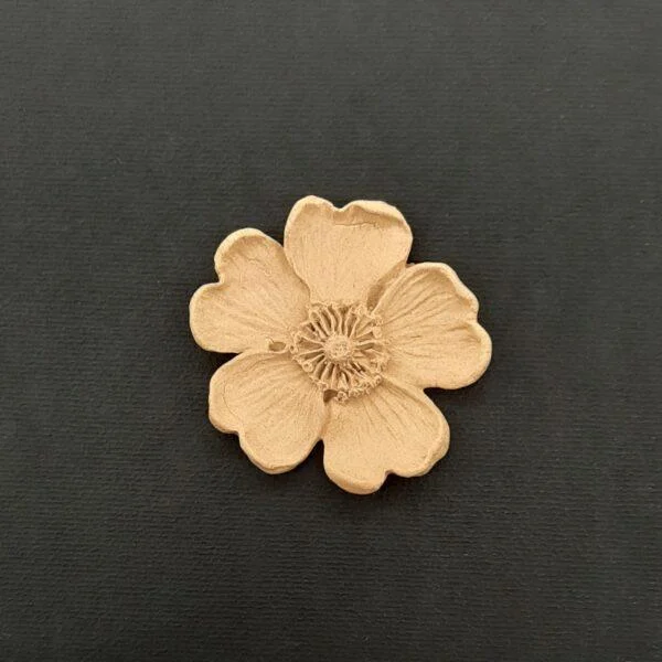 Ξυλόγλυπτο Διακοσμητικό  Λουλούδι 4εκ. Χ 4εκ.